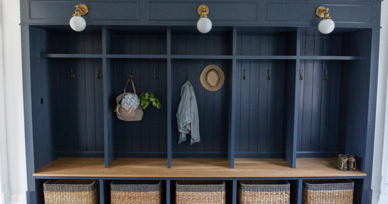 5 Things to Consider When Building Mudroom Lockers