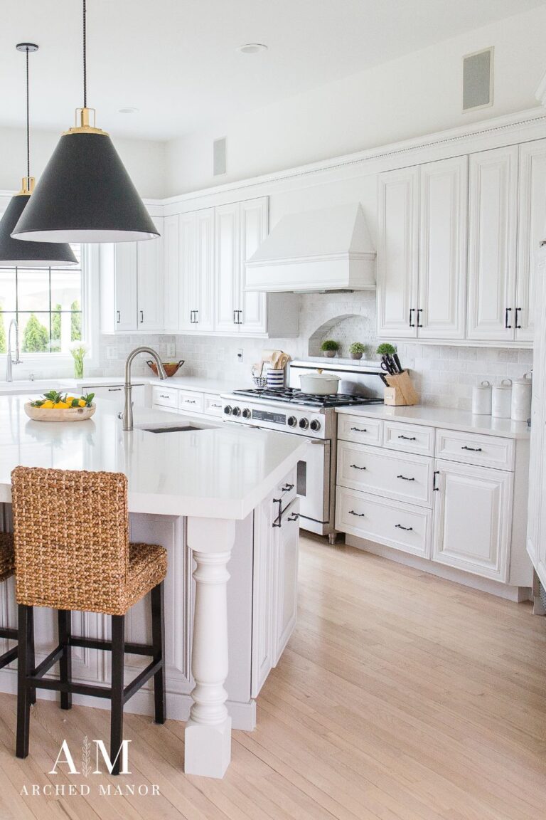 Full Overlay White Kitchen Cabinets