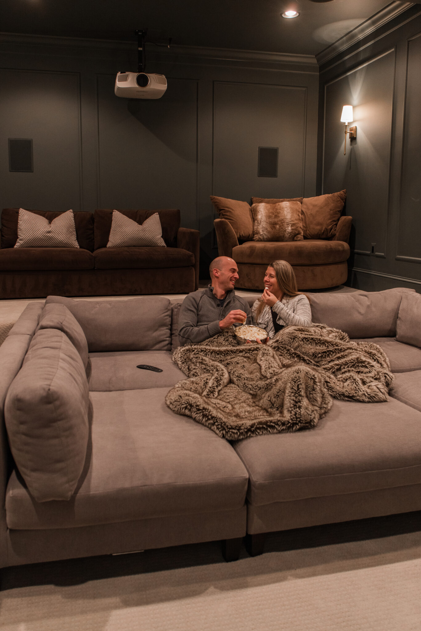 Best Pit Couch Top 5 Modular Pit Sectionals for Home Theaters