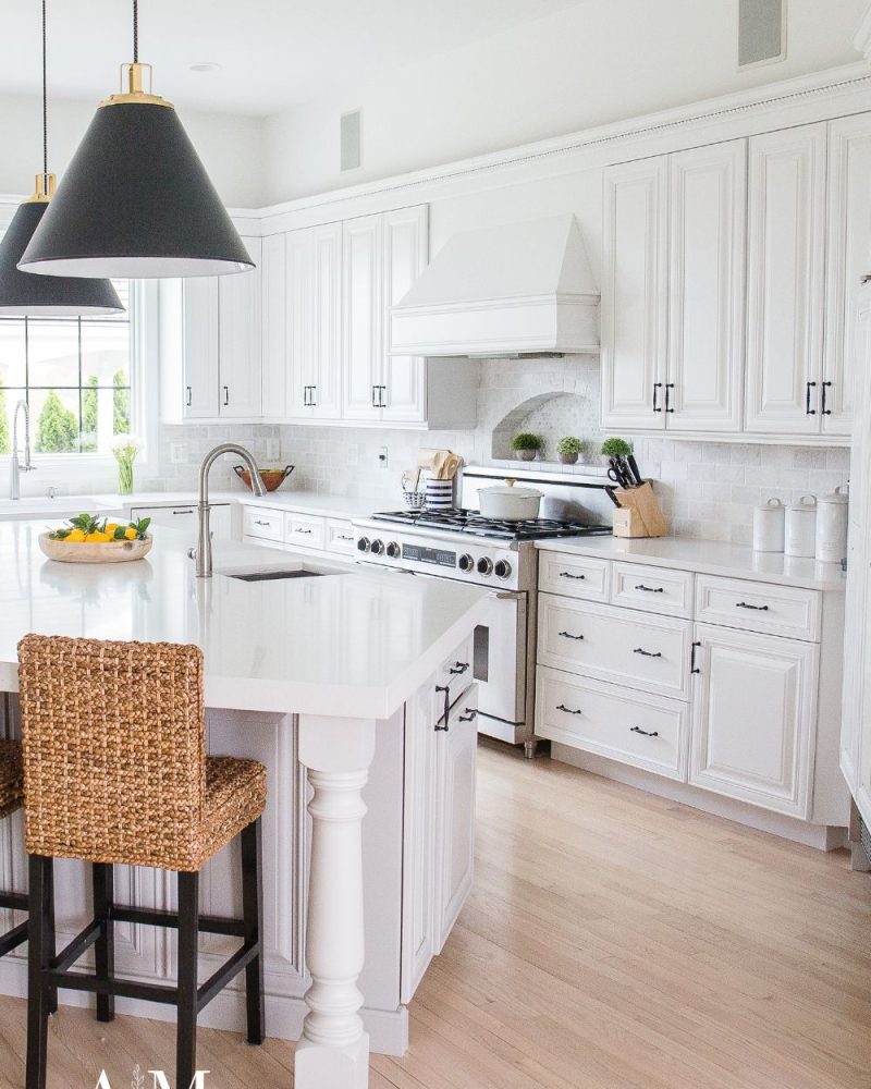 Full Overlay White Kitchen Cabinets